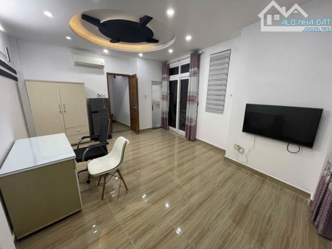 Phú Nhuận - Hẻm xe hơi 8m - 5 tầng ở ngay 4PN - Nở hậu - Chỏ 8.799 còn TL - 1