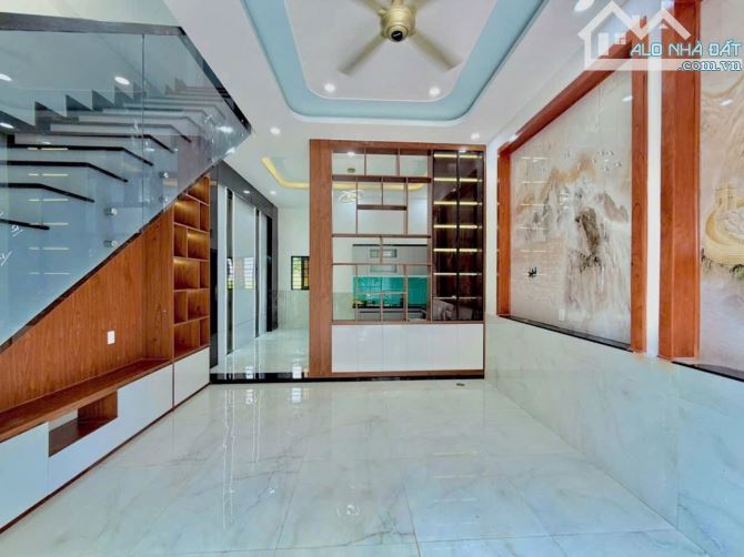 Bán nhà 1 trệt 2 lầu có hoàn công Kdc TDC  Quang Vinh giá 4 tỷ - 1