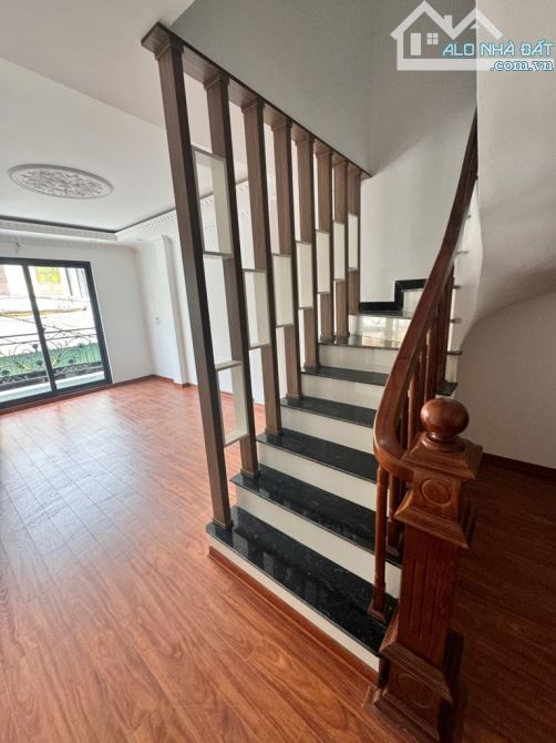 Bán nhà mới 5 tầng x 50m2, gara ô tô tại Ngũ Hiệp, Thanh Trì, giá 5,4 tỷ - 1