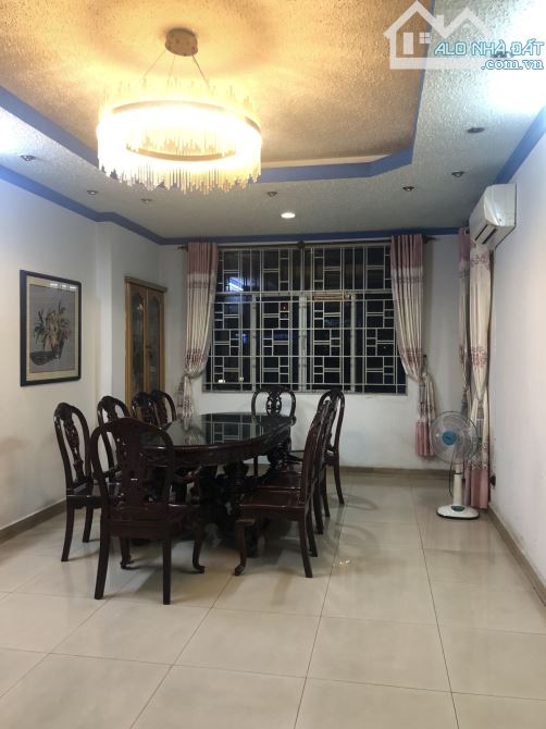 Đường Xô Viết Nghễ Tĩnh bình Thạnh 180m2 3 tầng giá chỉ 45 tỷ - 1