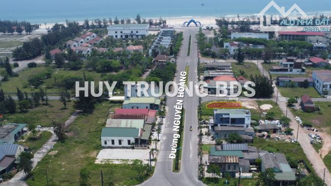 Góc 2 mặt tiền đường Nguyễn Hoàng và Hoàng Sa - biển Cửa Việt - 1