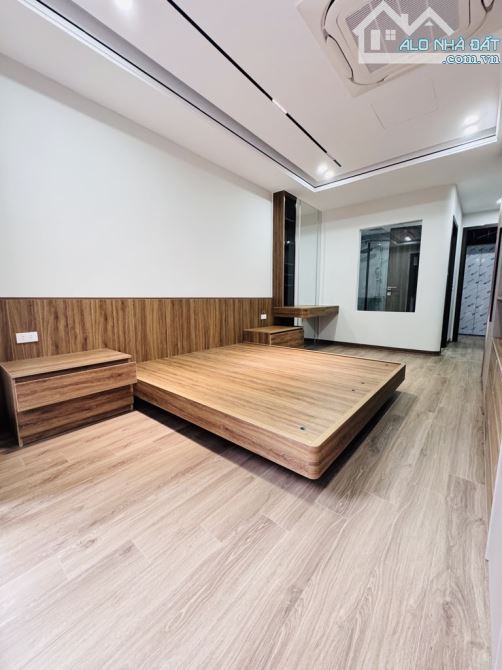 NHÀ MỚI GIA QUẤT 6 TẦNG - GARA Ô TÔ THANG MÁY - VỪA Ở VỪA KINH DOANH - CHỈ 12.2 TỶ - 1