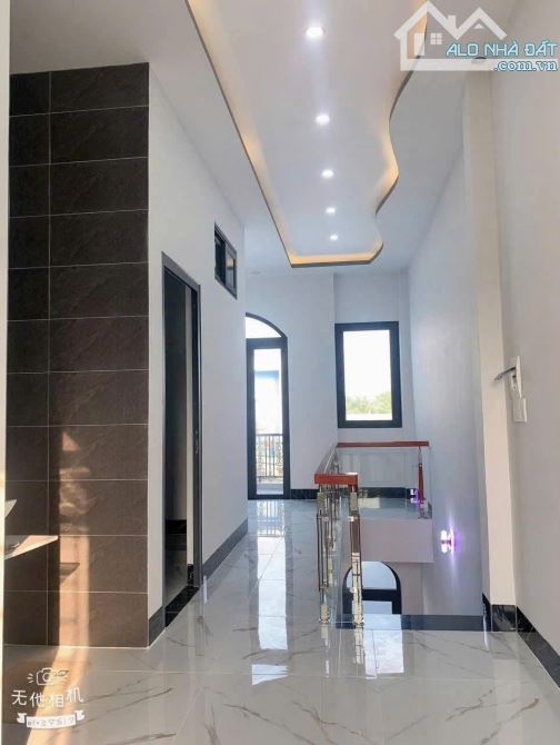 Căn nhà 99m2 có 960tr ở Tân Xuân Hóc Môn. Sổ hồng riêng cần tiền bán gấp