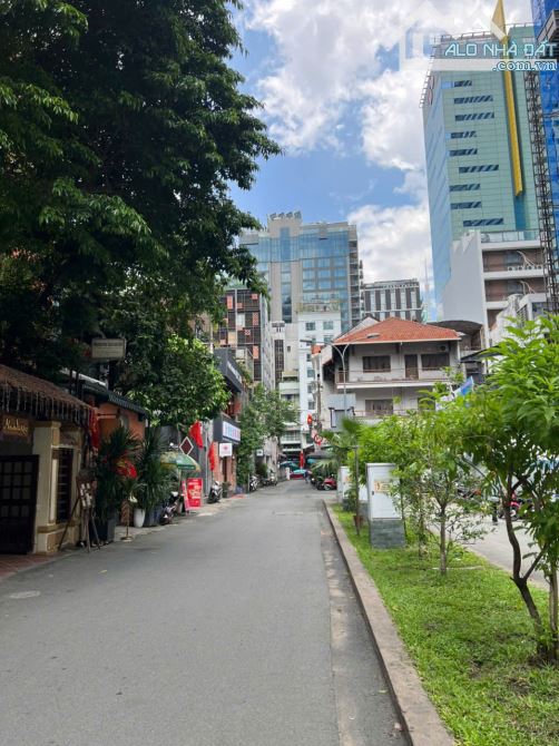 Siêu hiếm Đất vàng NGÔ VĂN NĂM, Q1 – TÒA CHDV CAO CẤP, Dòng tiền 200tr/tháng - 1