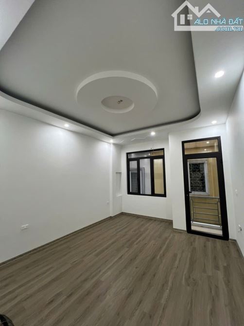 Bán nhà 42m2 x 4 tầng, mặt tiền 4m, giá 7.9 tỷ Kim Giang - 1