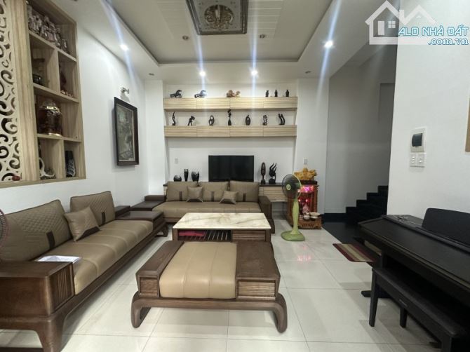 ♣ Nhà kề MT Trần Phú, đi bộ ra Bạch Đằng, Chợ Hàn, 108m2, ngang 6.5m, 4 tầng cực Xịn - 1