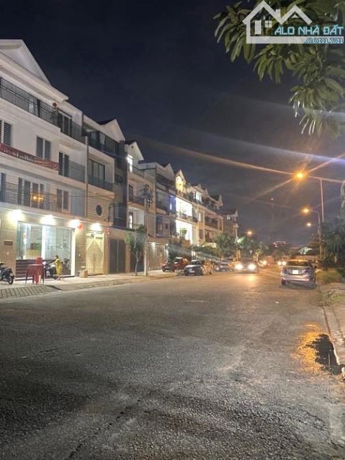 Mặt tiền kinh doanh đường ĐÔNG HƯNG THUẬN 10, Q12, DT 267m2 (6 x 47), nhà Cấp 4. - 1