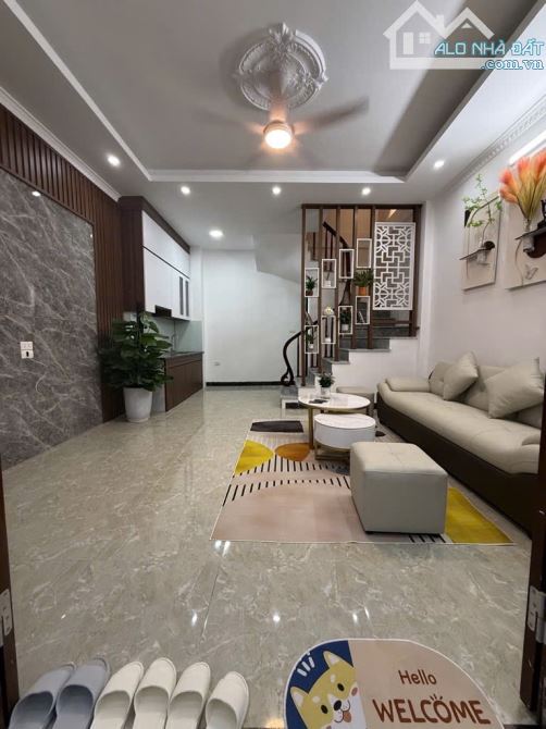 🏡 BÁN NHÀ PHỐ NGỌC TRÌ – BÁT KHỐI, THẠCH BÀN 🏡  ✨ Diện tích: 30,9m² ✨ Mặt tiền: 4,5m - 1