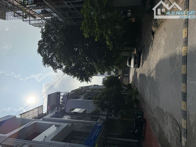 Bán đất đường Lê Quang Đạo 70m2, đường ô tô tránh, 2 mặt ngõ kinh doanh. Giá đầu tư - 1