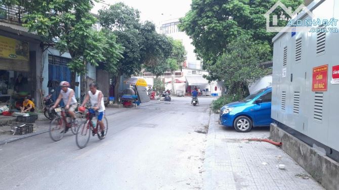 Bán lô đất kdt La Khê- đối diện công viên và hồ- trục pảkcity-kinh doanh - giá chỉ 1x tỷ - 1