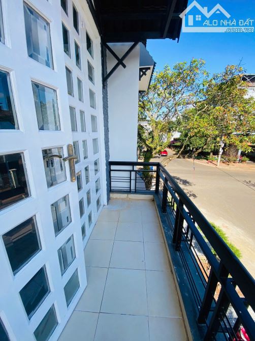 BÁN BIỆT THỰ GÓC 2 MT – KHU VIP HIỆP PHÚC - 1
