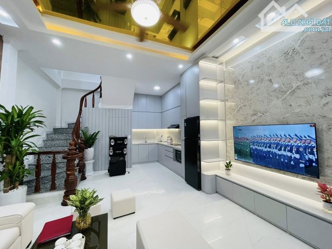 NGAY NGÃ TƯ SỞ - NHÀ ĐẸP XINH - TẶNG FULL NỘI THẤT - THIẾT KẾ HIỆN ĐẠI - BAN CÔNG RẤT CHIL - 1