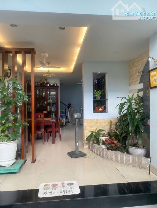 BÌNH TRƯNG ĐÔNG Q2 - NHÀ ĐẸP 1 TRỆT 1 LỬNG 3 LẦU – 4PN – HẺM XE HƠI– 6.6 TỶ - 1