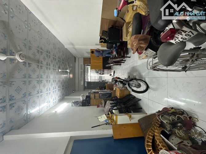 Nhà cấp 4, 107m², 4.2 x 26, hẻm xe hơi sát mặt tiền Hoàng Bật Đạt P15 Tân Bình, 6.4 tỷ tl - 1