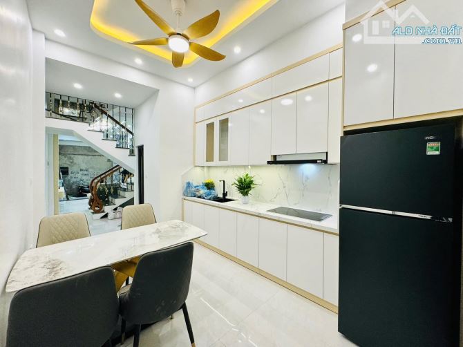 BÁN GẤP NHÀ NGUYÊN HỒNG Ô TÔ ĐỖ CỬA-2 MẶT TIỀN-NGÕ THÔNG 52M 4 TẦNG 16,8 TỶ KINH DOANH - 1