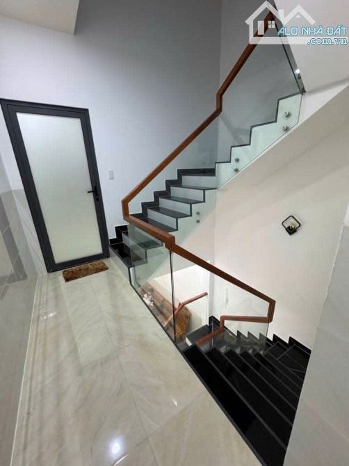 GIÁ RẺ GẤP 2 THỊ TRƯỜNG – CHỈ 100TR/1m2 – NGANG HIẾM 12M - NHÀ ĐẸP, MỚI TINH – DT KHỦNG - 1