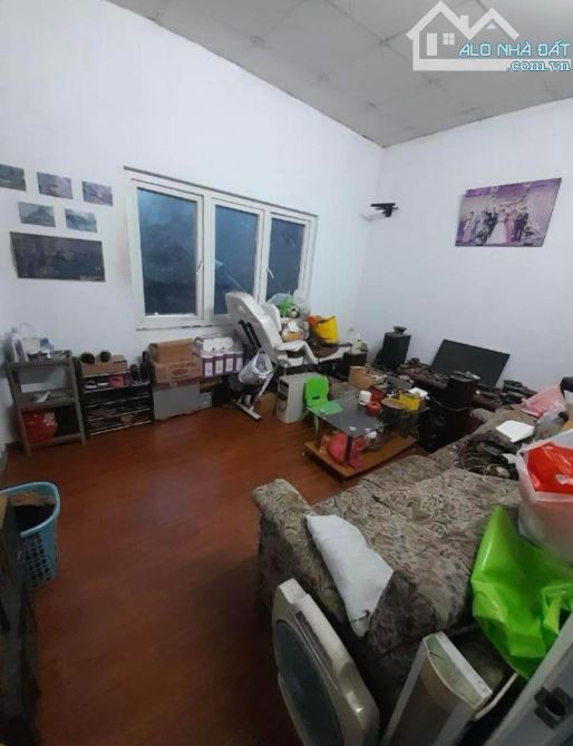 HOÀNG CẦU - ĐỐNG ĐA - NHÀ 3 TẦNG DÂN XÂY - Ô TÔ QUA NHÀ - CÁCH CÔNG VIÊN 10M - 14.2 TỶ
