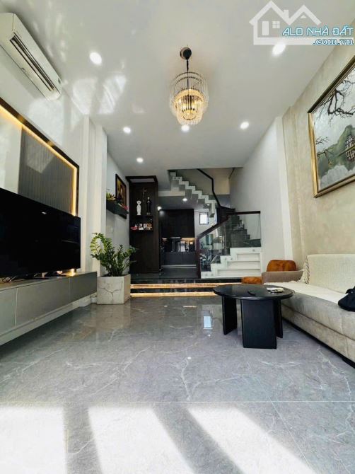 NHÀ VIP–GIÁ TỐT NHẤT-THANG MÁY– BÀNH VĂN TRÂN- NGANG  6,5m– DT KHỦNG 111m2 – 5 TẦNG MỚI – - 1