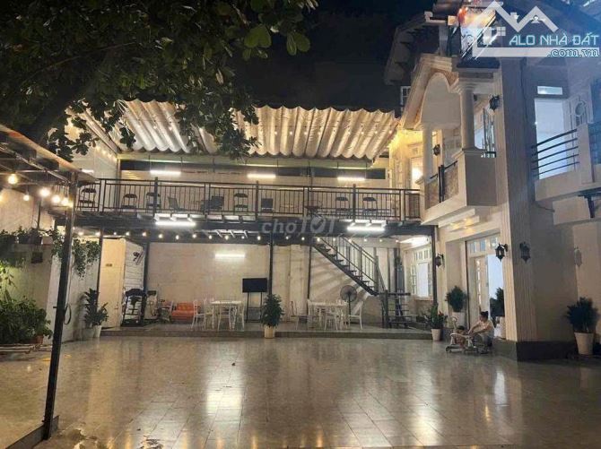 CHO THUÊ BIỆT THỰ 204B7 NGUYỄN VĂN HƯỞNG Q2, DIỆN TÍCH: 10x18M, TRỆT 2 LẦU, GIÁ 90 TRIỆU - 1