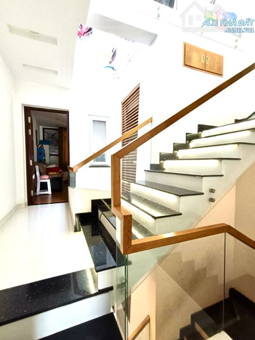 NHÀ 5 TẦNG - MẶT TIỀN KINH DOANH MUA BÁN  - KHU NAM HÙNG VƯƠNG - DT 90M - PHÒNG MASTER - S - 1