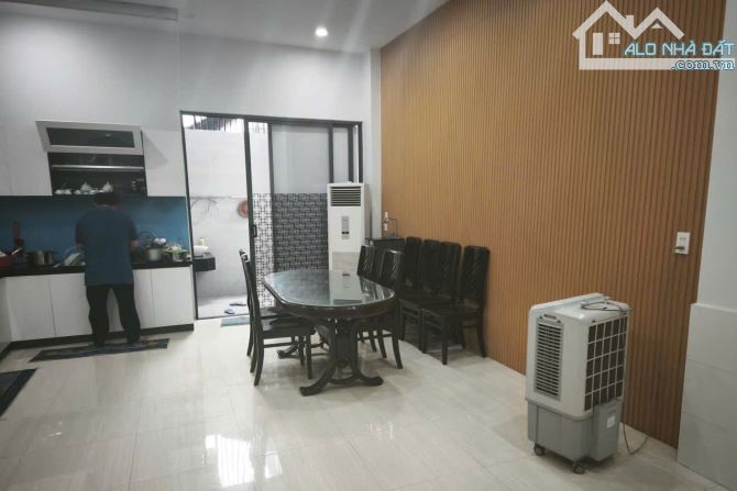 Nhà 4 lầu sổ đỏ Siêu mới đẹp 99m2 mặt 5m hướngTN trục VIP Văn Tiến Dũng kd đắc địa 16tỷ - 1