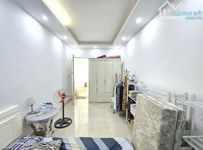 Cần bán gấp nhà Lê Thanh Nghị 58m 5 tầng 2 thoáng giá 11.x tỉ  - gần ô tô, ngõ to thông - 1