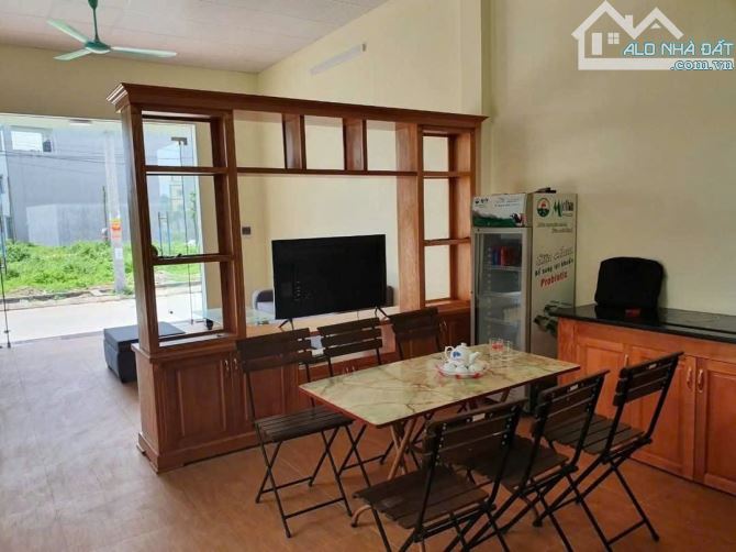 Cho thuê nhà tiện làm văn phòng - vị trí góc khu đất dịch vụ Quang Châu - 1