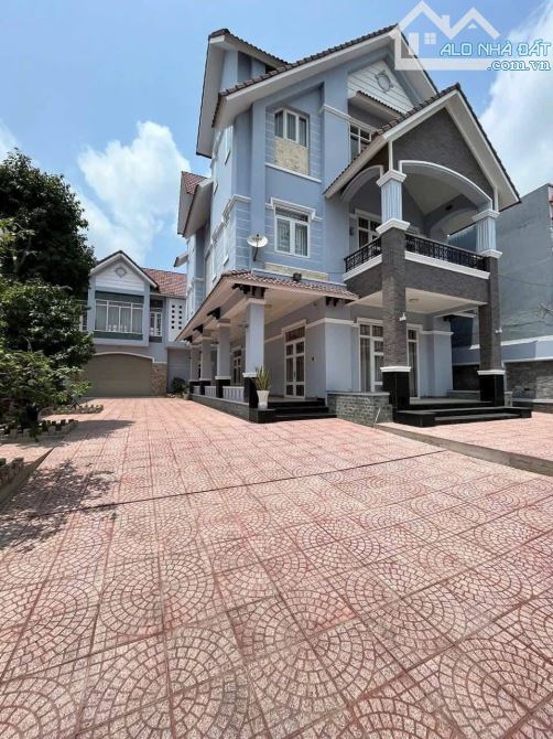 BIỆT THỰ GIÁ TỐT NGAY TT THÀNH PHỐ CẦN THƠ- LỘ NHỰA MỚI NÂNG CÂP 6M KHU VỰC YÊN TĨNH - 1