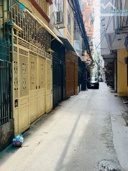 Bán nhà đẹp Hào Nam nhà dân xây, 52m2, 4m mặt tiền, 11 tỷ - 1