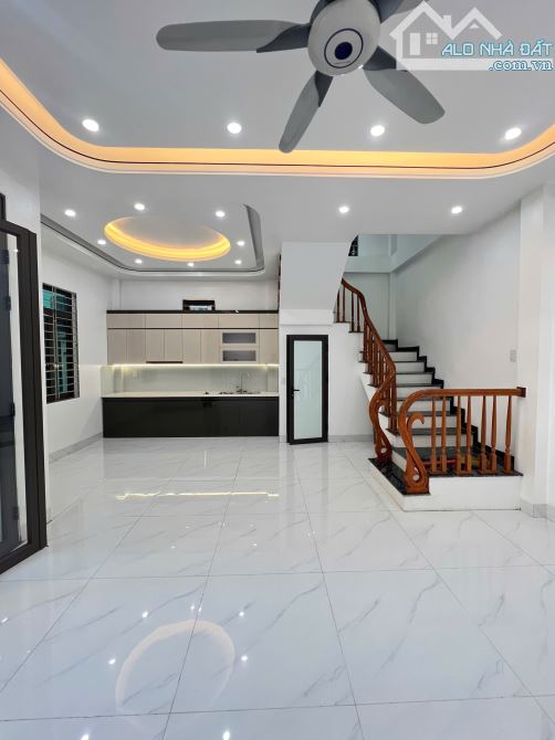 Bán căn nhà 3 tầng Trần Lãm có chỗ để oto - 1