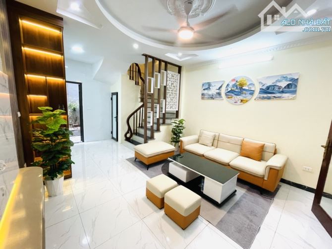 Bán nhà Vĩnh Hưng 5 tầng xây mới, phân lô 2 mặt ngõ thoáng sáng, vị trí đẹp, 35m2 6.95 tỷ - 1