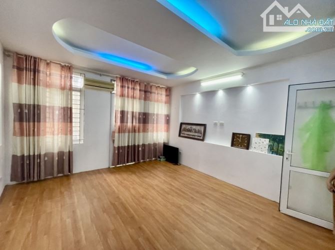 NGÕ QUỲNH – LÔ GÓC – NGÕ THÔNG – Ô TÔ ĐỖ – Ở/ KINH DOANH ĐỈNH - 34m2 - 1