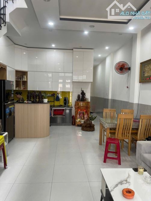 🏡 Bán nhà 3 tầng kiệt ô tô Tôn Đản nối dài  • Diện tích: 80m²  • Công năng đầy đủ - 1