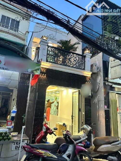Bán nhà 2 tầng đường TRẦN BÁ GIAO, phường 5,QGò Vấp diện tích 45m²(2,42x17,5).Đường 5m - 1