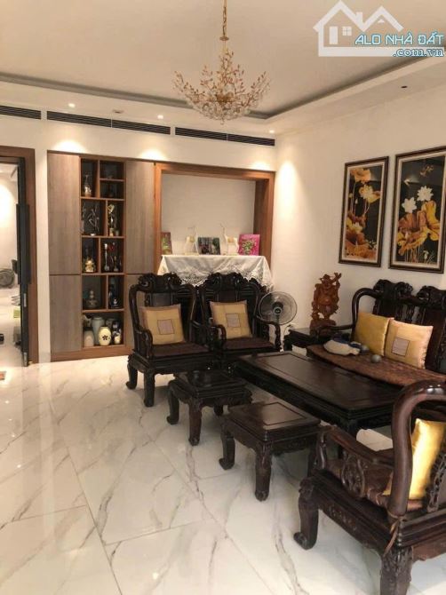 Bán biệt thự Ciputra 200m, mặt tiền 9m, siêu rẻ 80 tỷ - 1