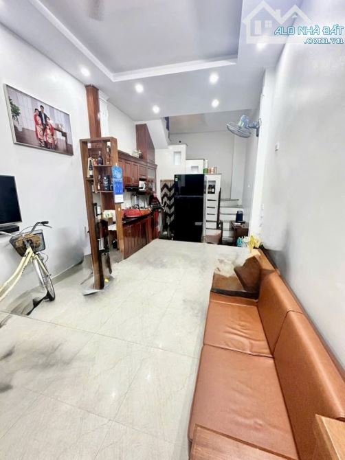 Bán nhà riêng dân cây 34m2, 5 tầng-Trịnh Đình Cửu. Ngõ thông, gần phốgì nhiều tiện ích - 1