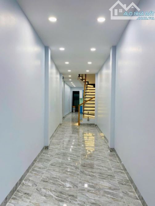 BÁN NHÀ Q4 MỚI XÂY 3 TẤM KHU DÂN TRÍ CAO 45m2 ĐẤT GIÁ 4TỈ 5 SỔ RIÊNG GẦN MẶT TIỀN - 1