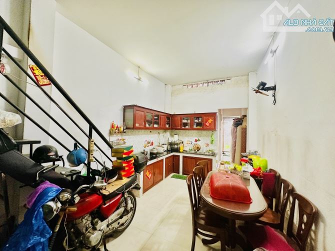 Bán gấp nhà Âu Cơ Tân Phú, Hẻm ô tô 1 căn ra mặt tiền, 80m2 KLG, Chỉ 6tỷ3 TL - 1