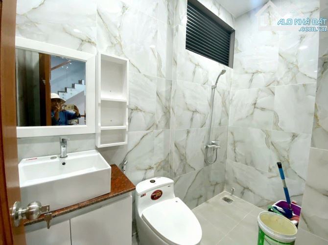 BÁN NHÀ ĐẸP MẶT TIỀN NGUYỄN THỊ MINH KHAI - 12