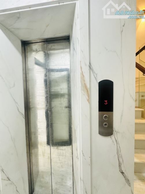 BÁN NHÀ CMT8 QUẬN 3 - GIÁP QUẬN 10 - 5 TẦNG ĐÚC - NỞ HẬU NHẸ - HOÀN CÔNG ĐỦ - CÓ THANG MÁY - 12