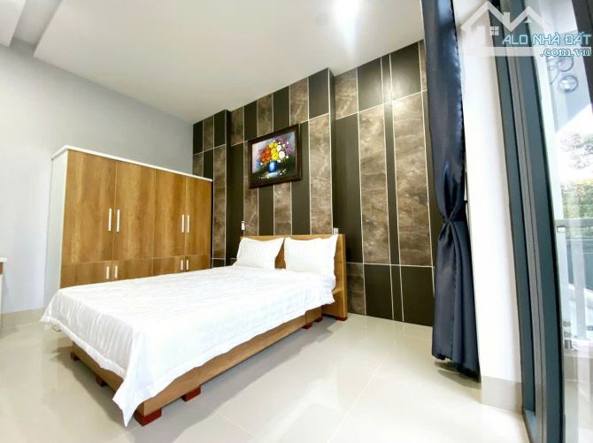 BÁN NHÀ ĐẸP MẶT TIỀN NGUYỄN THỊ MINH KHAI - 15