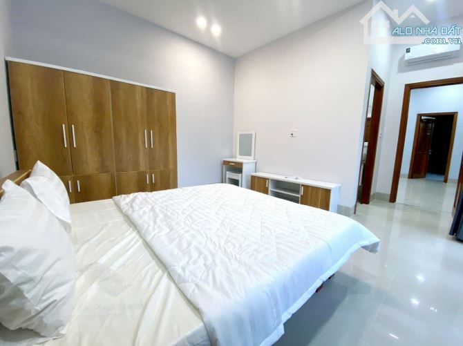 BÁN NHÀ ĐẸP MẶT TIỀN NGUYỄN THỊ MINH KHAI - 17