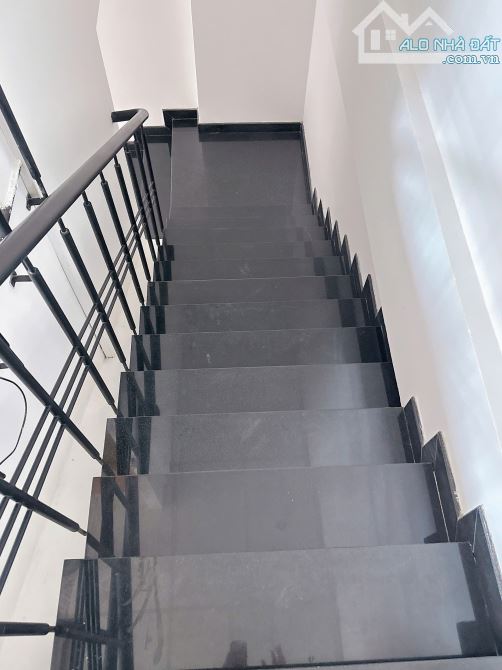ĐỊNH CƯ-  CẦN BÁN MẶT TIỀN DOANH-NGAY CĂN HỘ Carillon - HOÀNG HOA THÁM- NGANG 9.2x 9.5 - 19