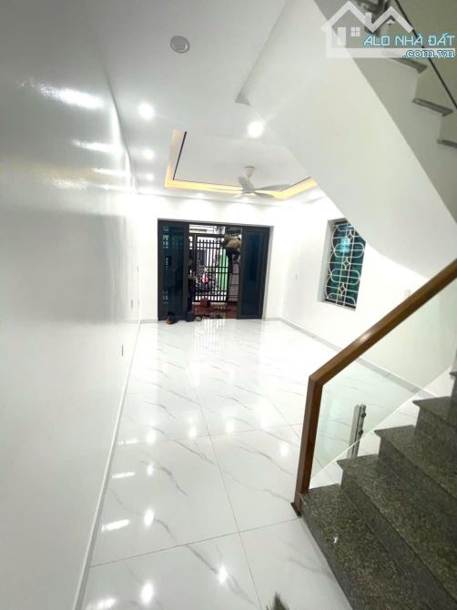 BÁN NHÀ 2 TẦNG, ĐỘC LẬP DÂN XÂY Ở, NẰM TRONG NGÕ CÁCH ĐƯỜNG TRƯƠNG VĂN LỰC 30m - 2