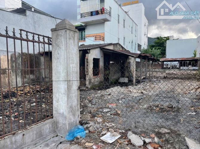HIẾM CÓ LÔ MẶT TIỀN NGUYỄN TẤT THÀNH SÁT BÊN NGÃ BA PHƯỚC ĐỒNG ĐẤU NỐI ĐƯỜNG VÀNH ĐAI 3 - 2