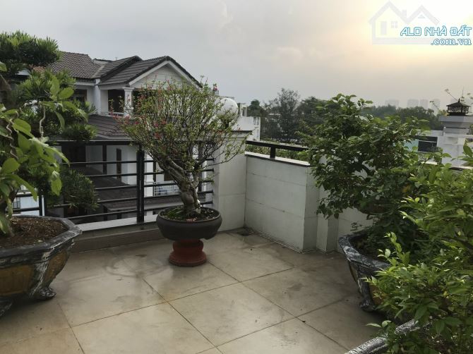 BÁN VỊ TRÍ MŨI TÀU ĐỘC NHẤT !!! Bán biệt thự 3 mặt tiền KDC Cao Lỗ, Phường 4, Quận 8 - 2