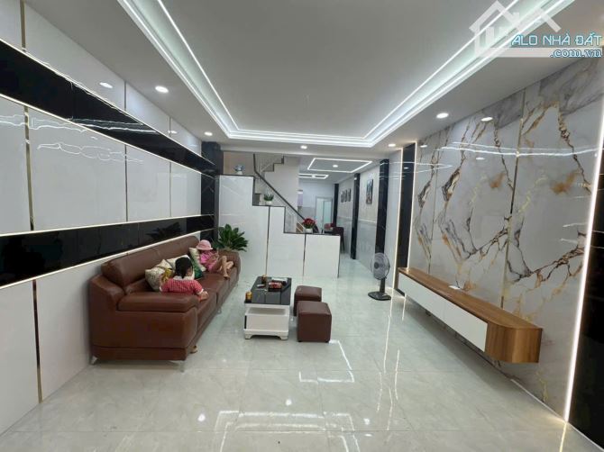 Bán Nhà Thạnh Xuân 40, hẻm Xe Hơi trong nhà, 4x17, 2T, 3PN, giá 4ty15 - 2