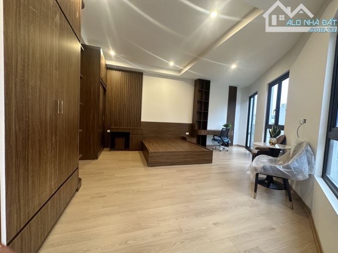 BÁN NHÀ ĐẸP NGỌC THUỴ - THANG MÁY- FULL NỘI THẤT- NHỈNH 10 TỶ(TL) - 2