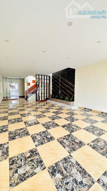 NHÀ 4 MÊ MẶT TIỀN ĐƯỜNG ĐẶNG THUỲ TRÂM GẦN NGÃ 3 LÊ DUẨN - Loctran - 2