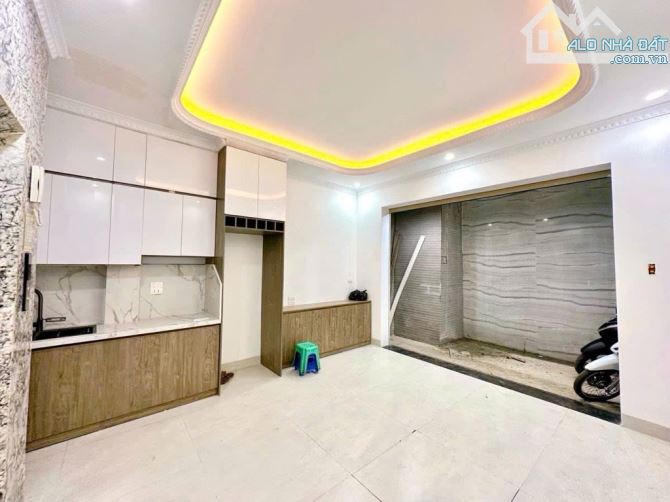 Bán nhà phố Trường Chính, Thanh Xuân, Hà Nội. Nhà mới, thang máy, 5 tầng, ô tô,9.95 tỷ - 2